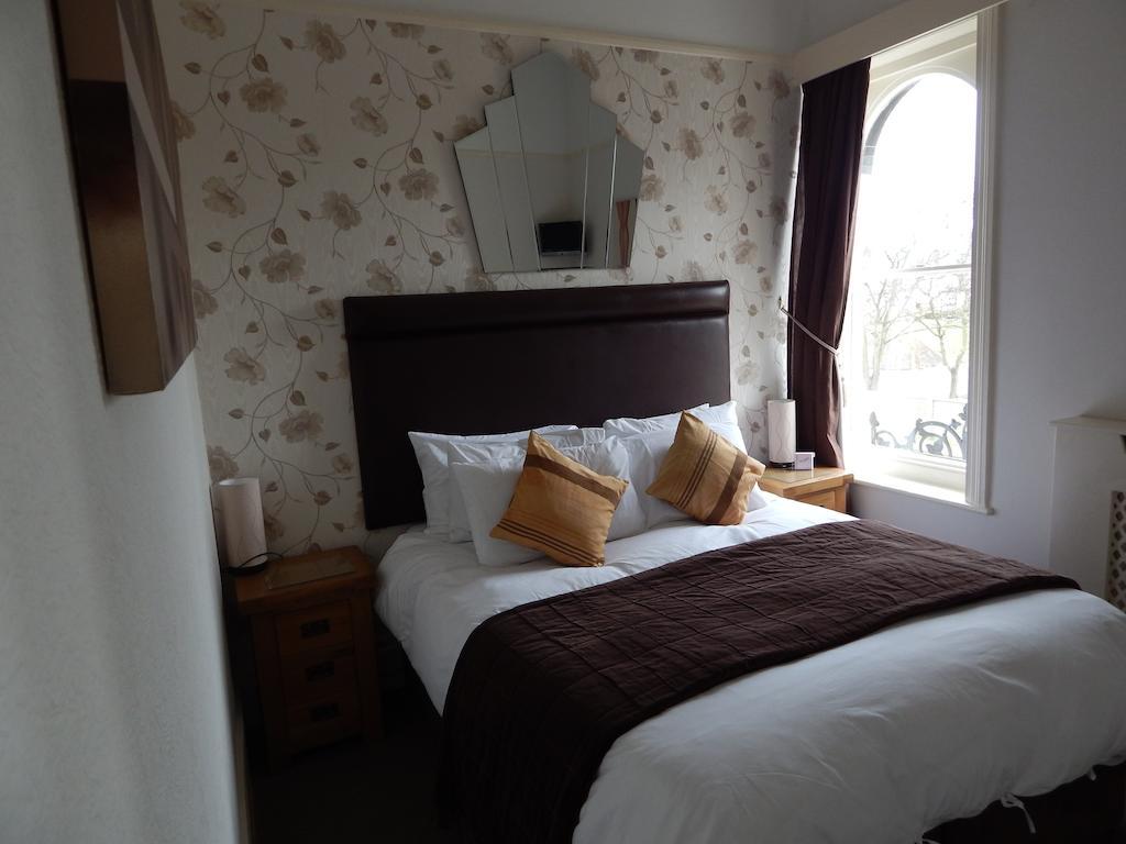 3 Norfolk Square Hotel เกรทยาร์มัธ ภายนอก รูปภาพ