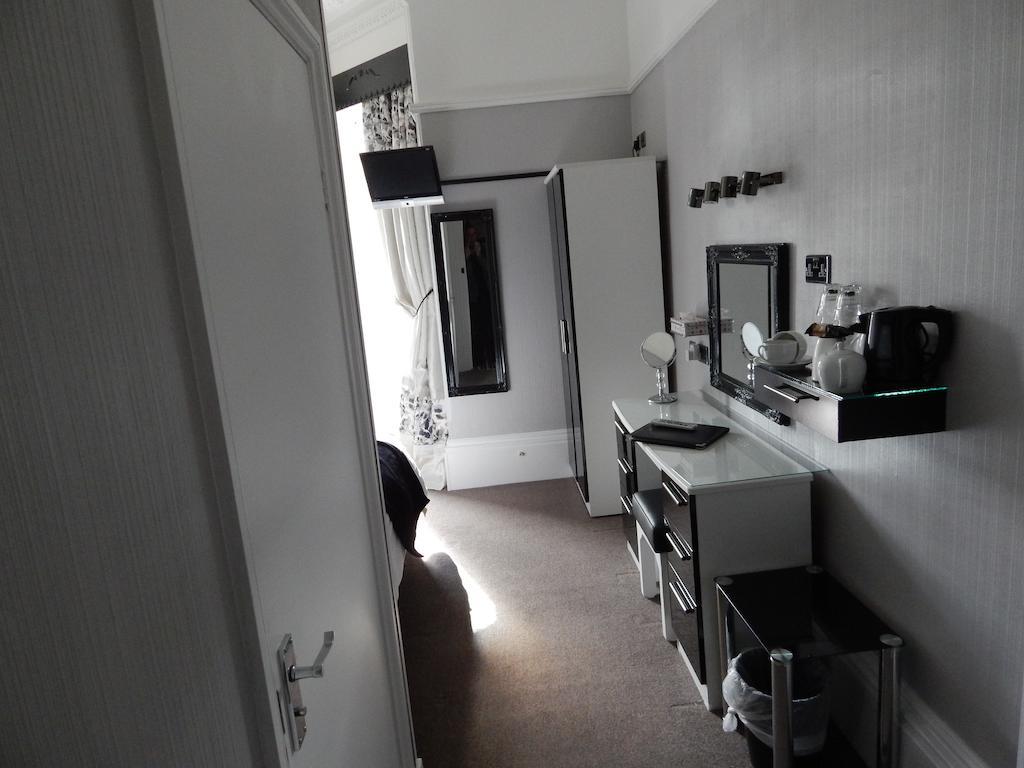 3 Norfolk Square Hotel เกรทยาร์มัธ ภายนอก รูปภาพ
