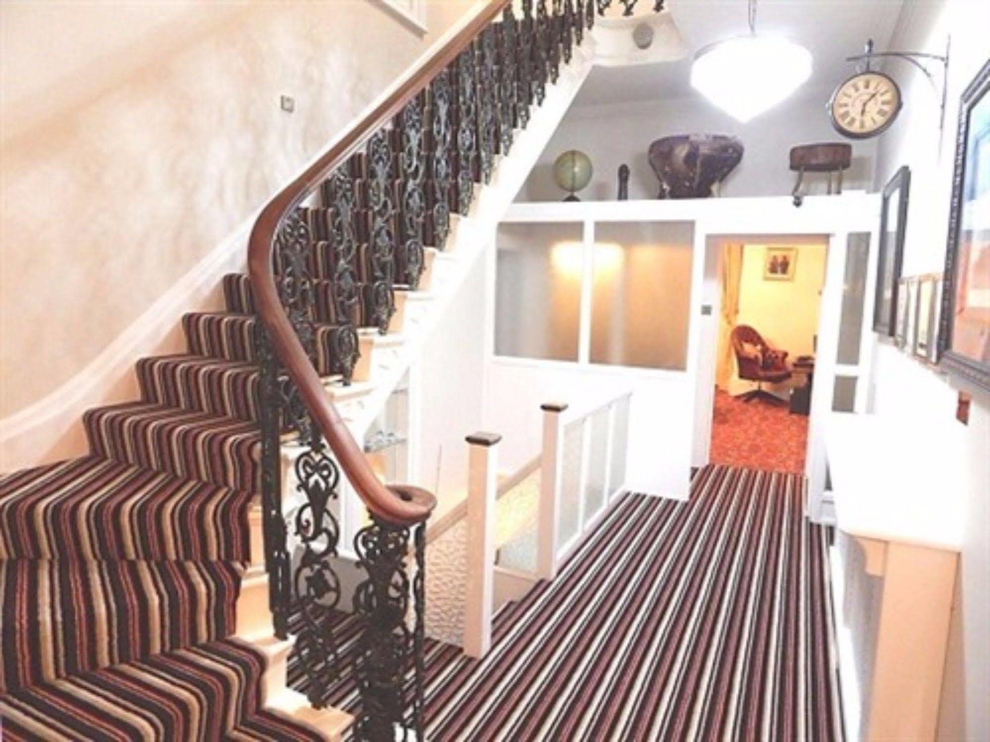 3 Norfolk Square Hotel เกรทยาร์มัธ ภายนอก รูปภาพ