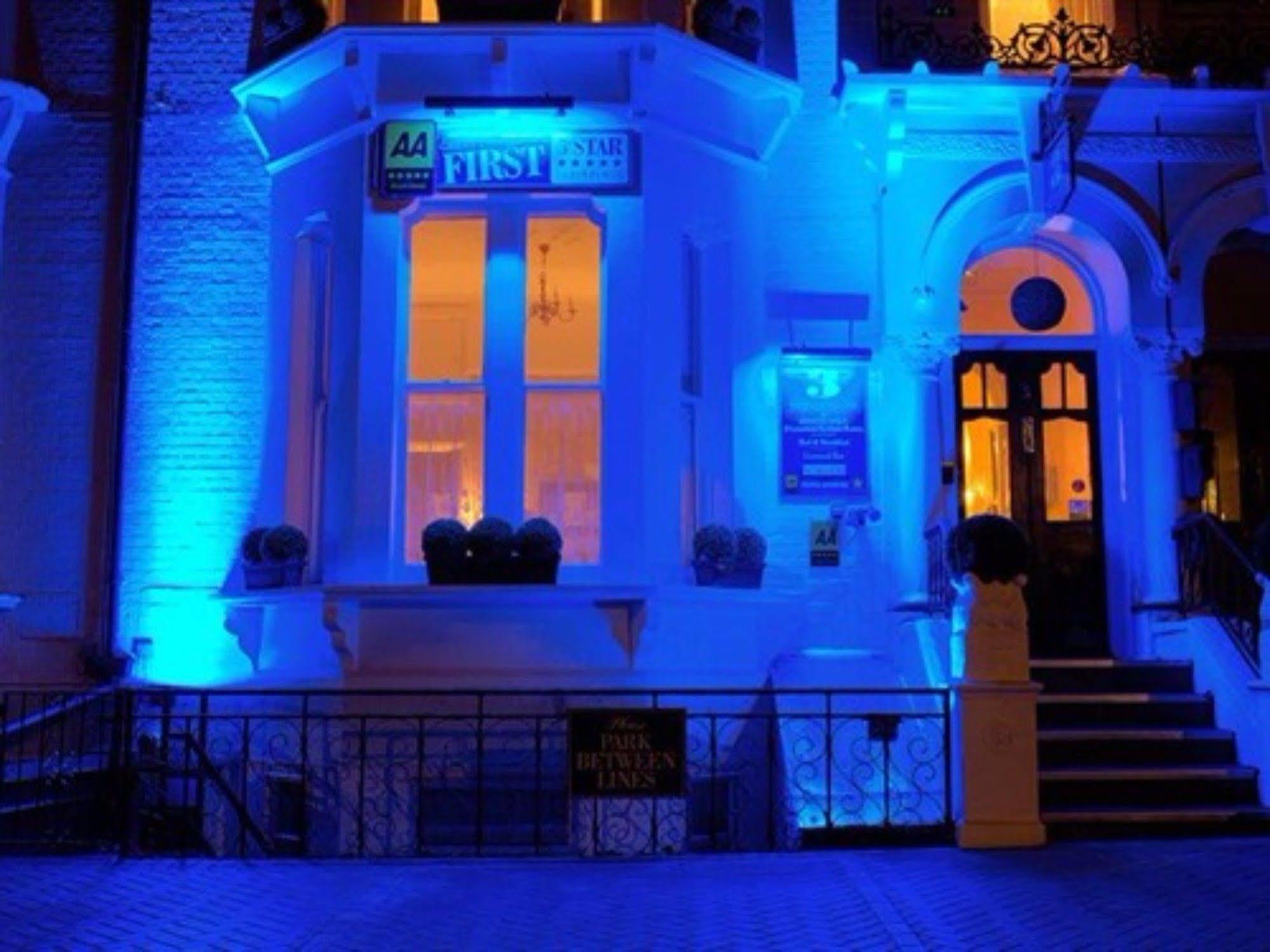3 Norfolk Square Hotel เกรทยาร์มัธ ภายนอก รูปภาพ