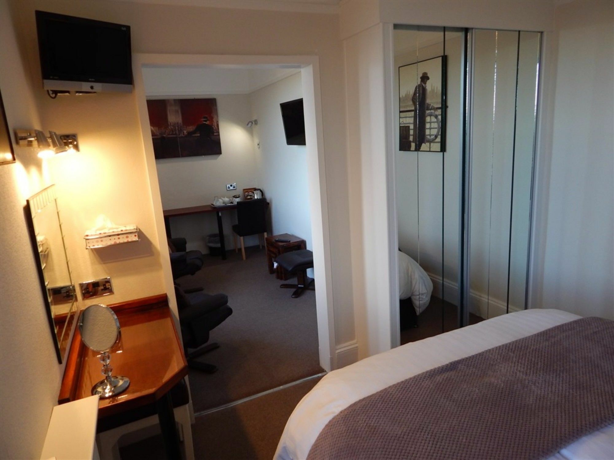 3 Norfolk Square Hotel เกรทยาร์มัธ ภายนอก รูปภาพ
